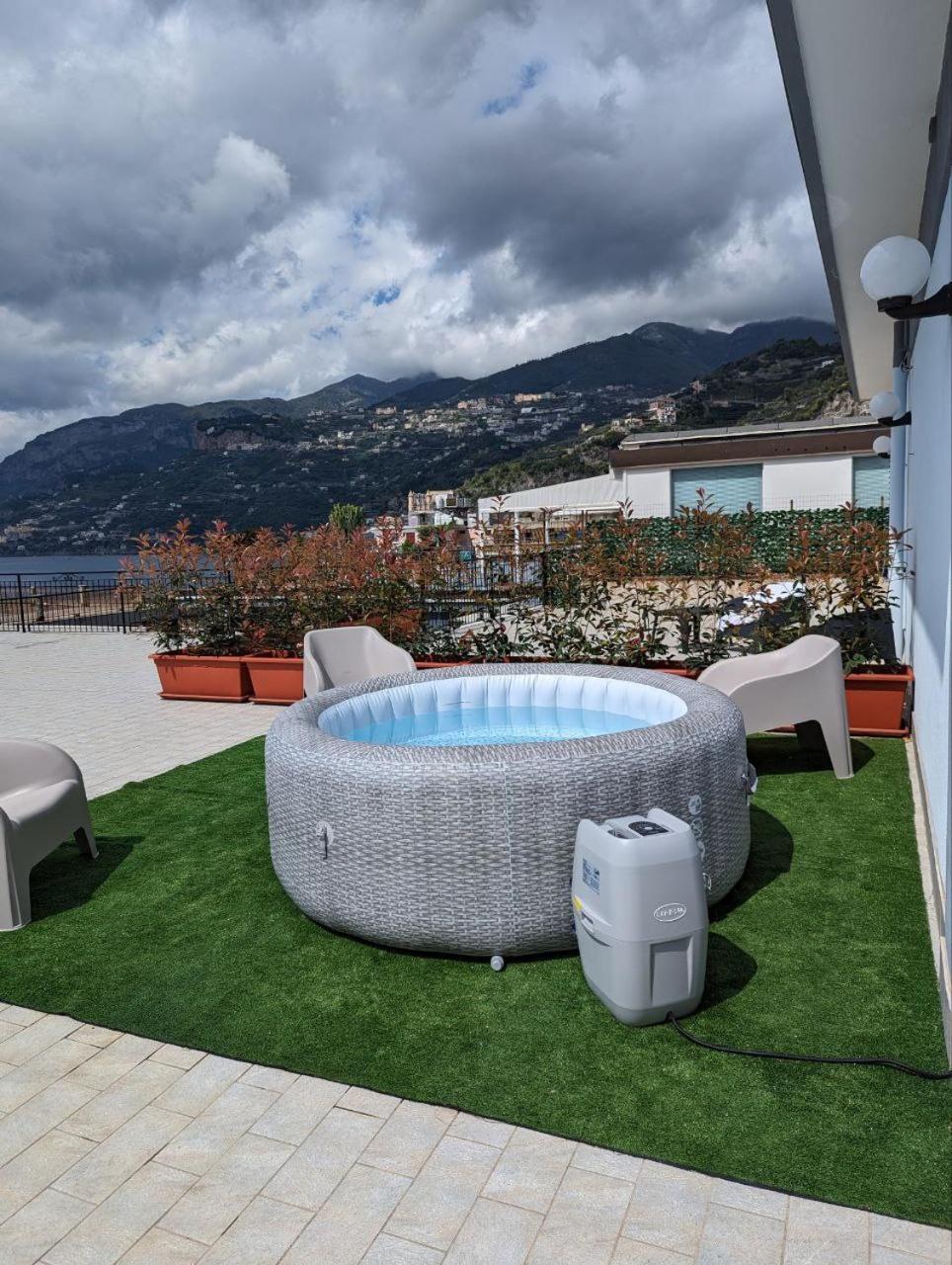 Piccolo Appartamento Con Grande Terrazzo Panoramico Maiori Exteriör bild